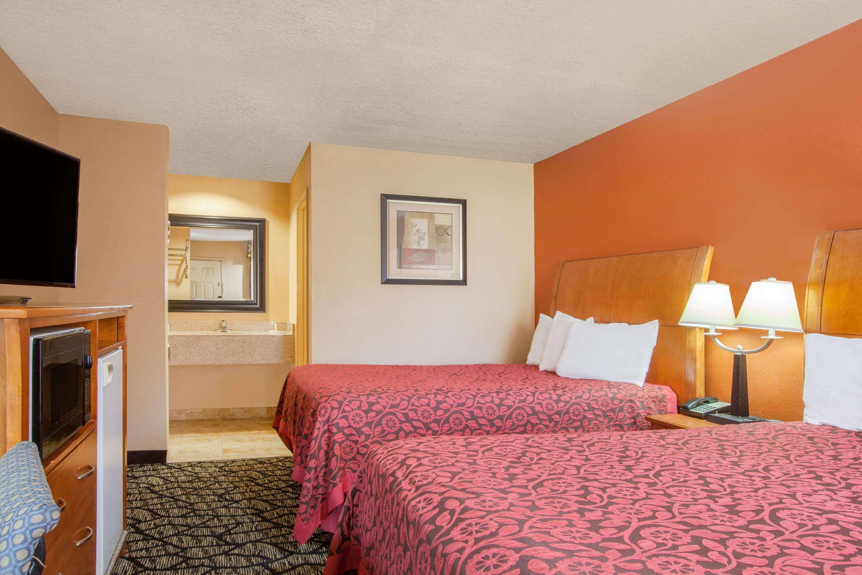 Days Inn By Wyndham Centerville Exterior foto